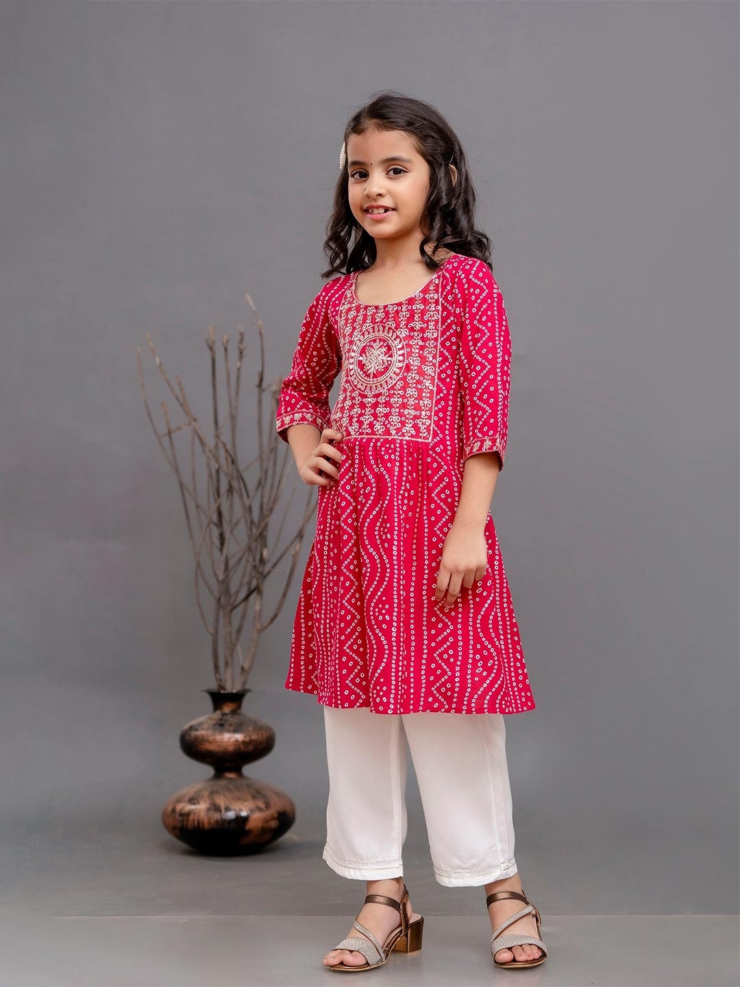 

BAESD Girls Bandhani Printed Round Neck Sequinned Kurta with Trousers, Pink