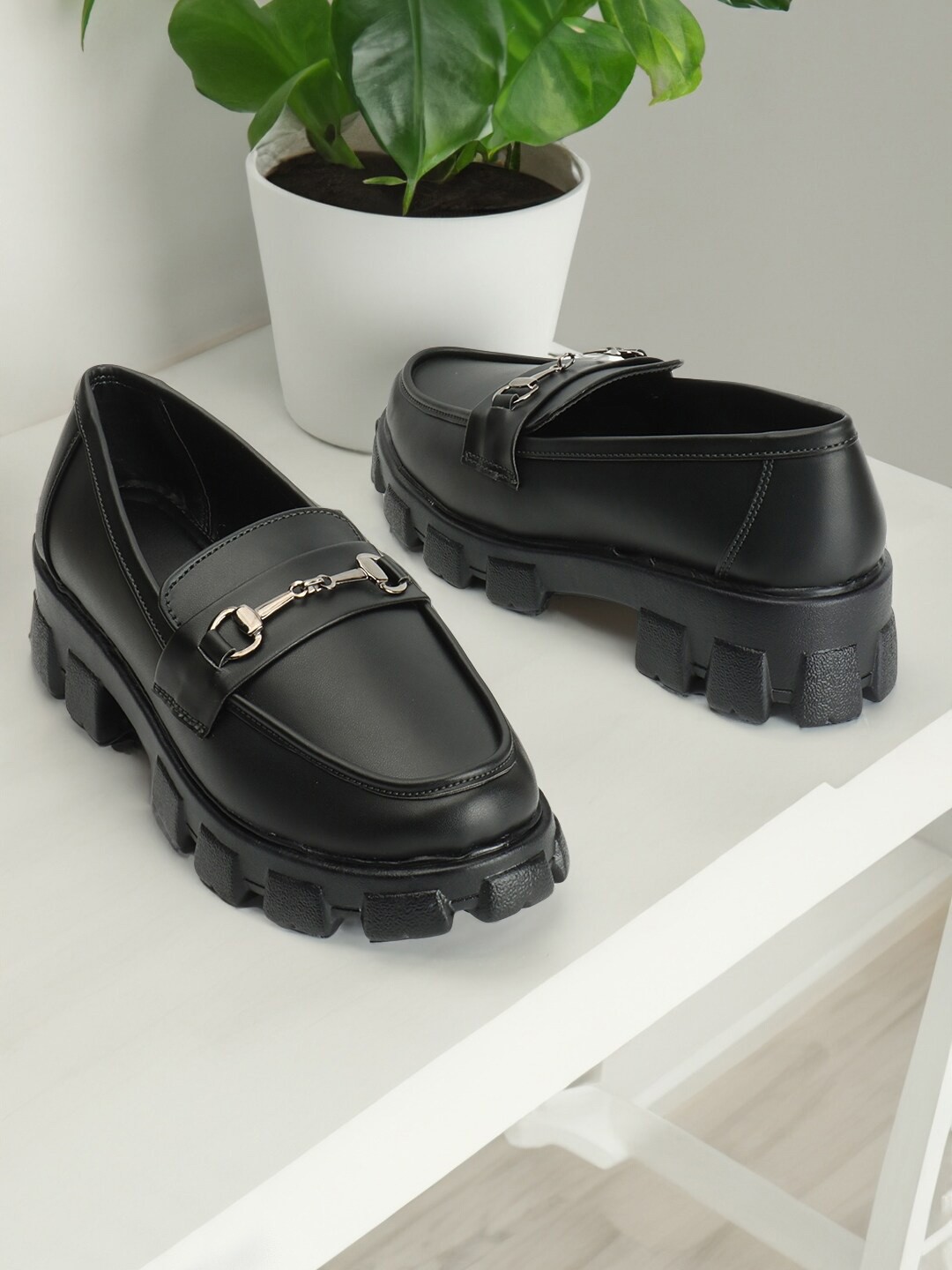 

KIRAVI Round Toe Platform Loafers Heels, Black