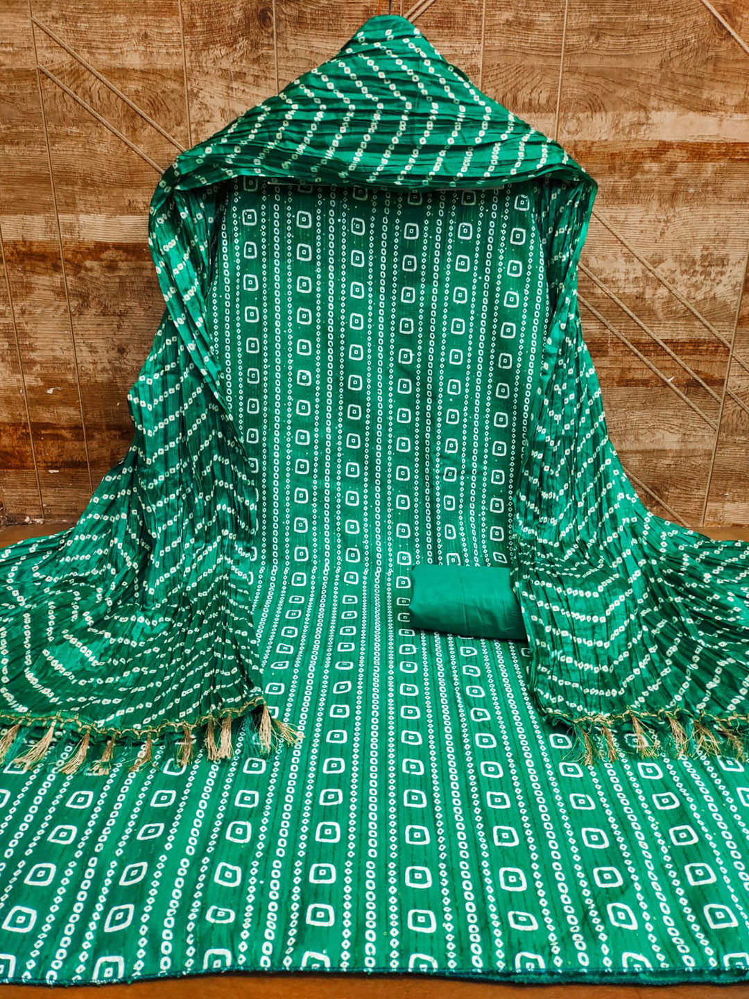

ZEEPKART Bandhani Printed Unstitched Dress Material, Green