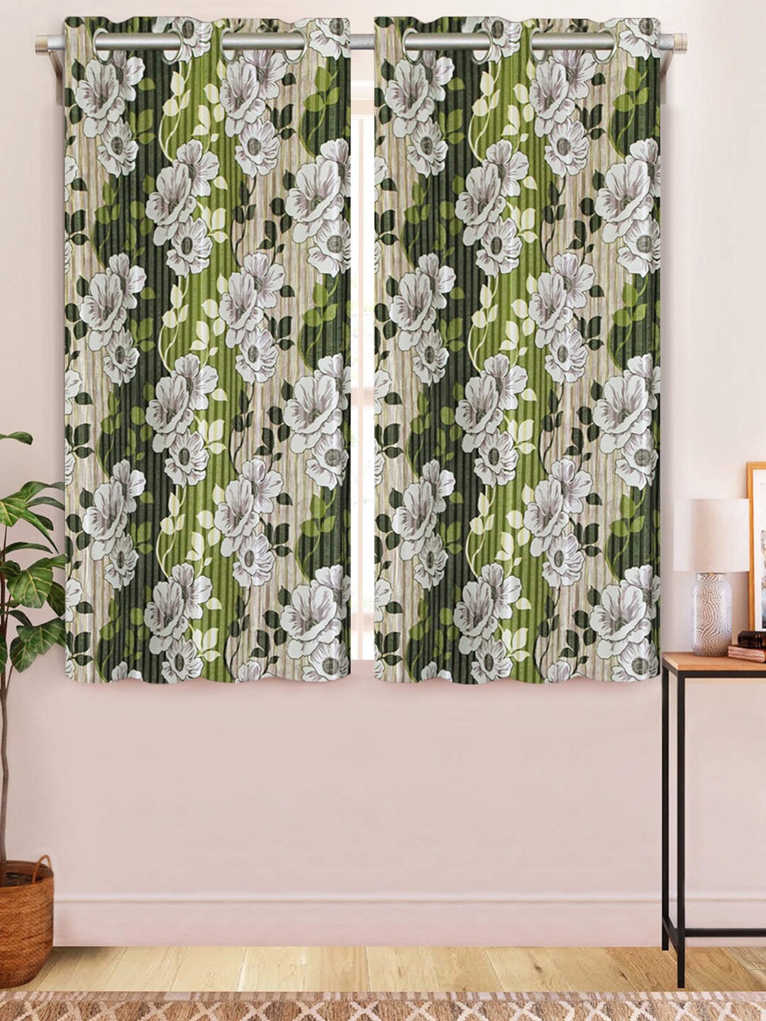 

Aura Green & White 2 Pcs Floral Printed Window Curtains