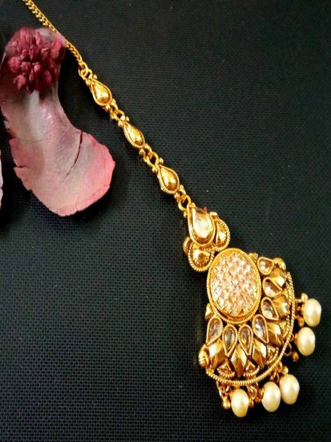 

Runjhun Gold Plated Kundan Studded & Pearls Beaded Maang Tikka