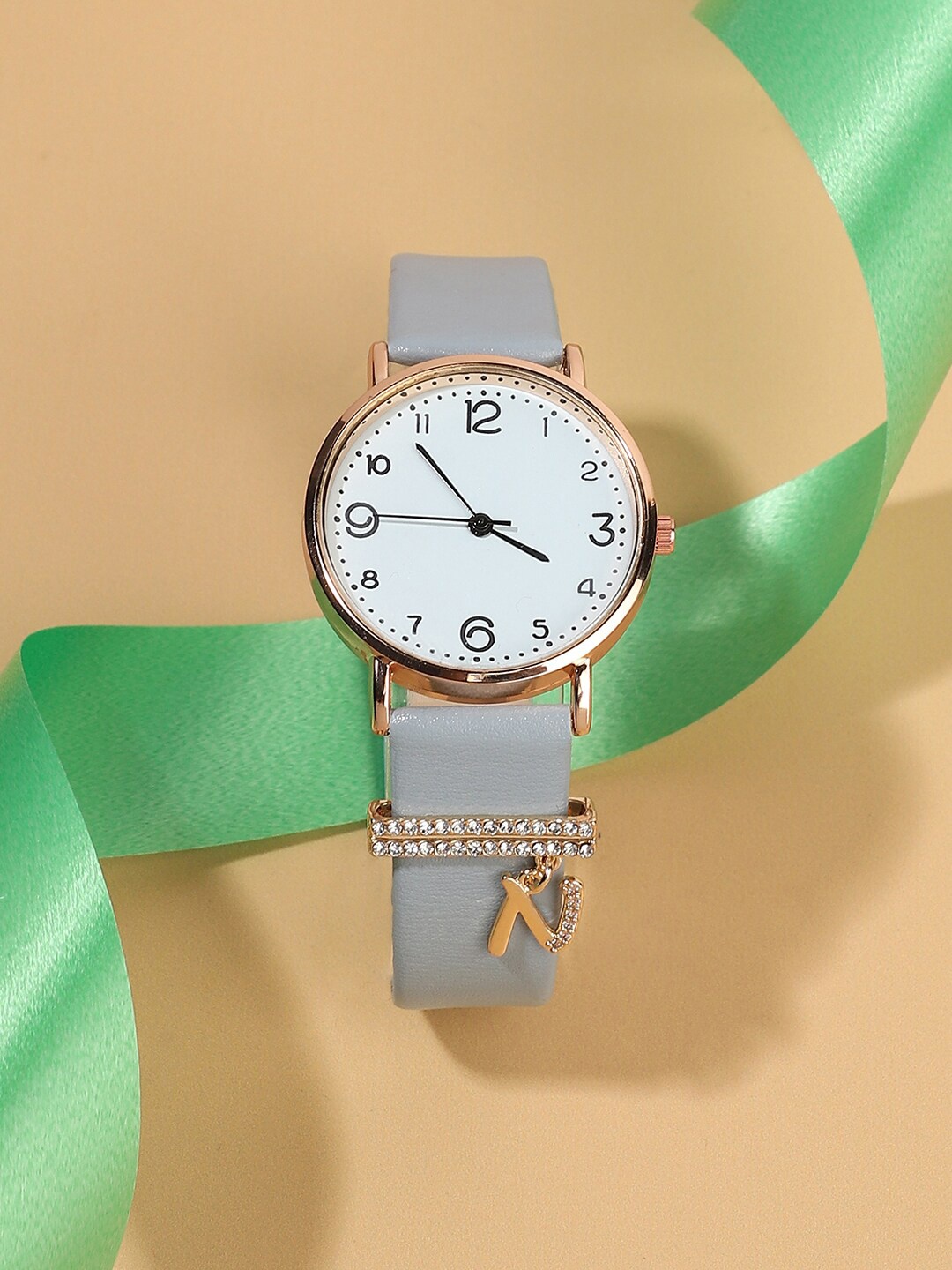 

HAUTE SAUCE by Campus Sutra Grey Round Analog Watch Gift Set AW23_HSCW5140-Grey