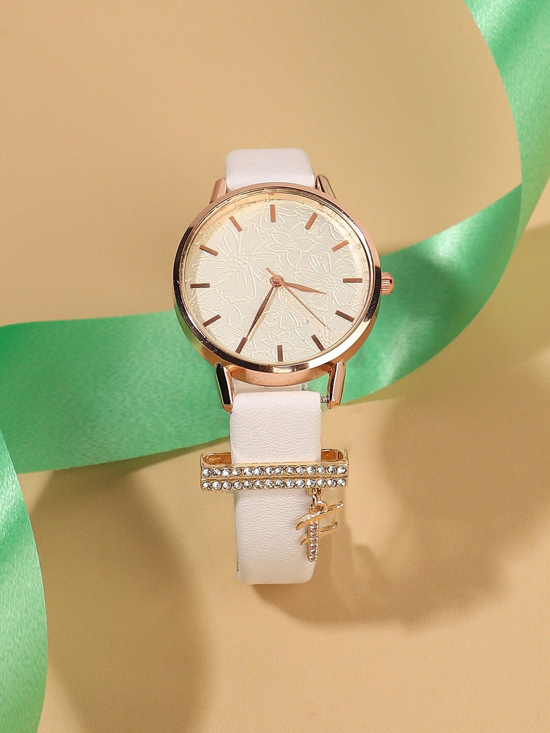 

HAUTE SAUCE by Campus Sutra Women Analogue Watch With F Initial Charm AW23_HSCW5142, White