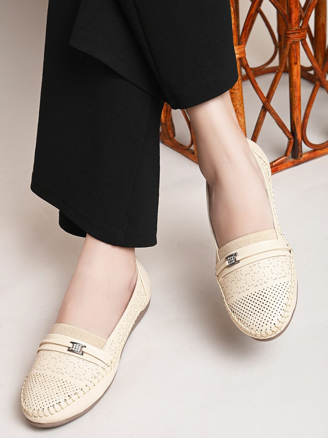 

XE Looks Textured Embellished Round Toe Ballerinas, Cream