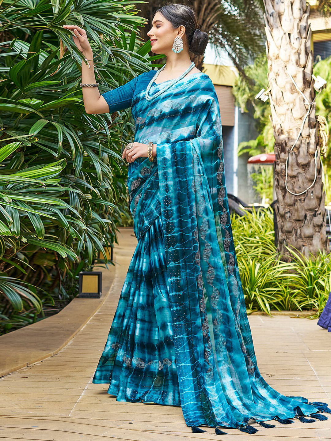 

Mitera Striped Beads and Stones Chiffon Saree, Teal