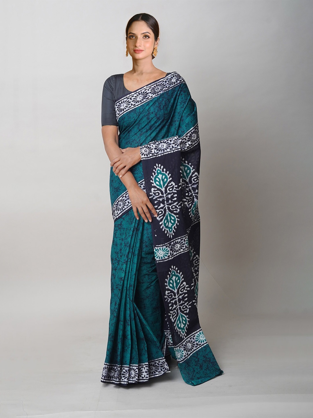 

Unnati Silks Batik Printed Pure Cotton Handloom Block Print Saree, Green