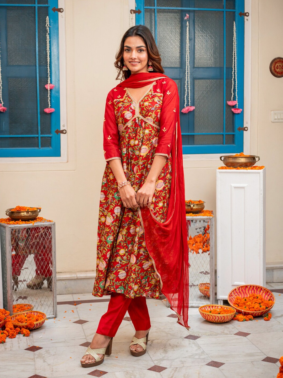 

Ambraee Floral Empire V-Neck Gotta Patti Chanderi Silk Kurta With Trousers & Dupatta, Red