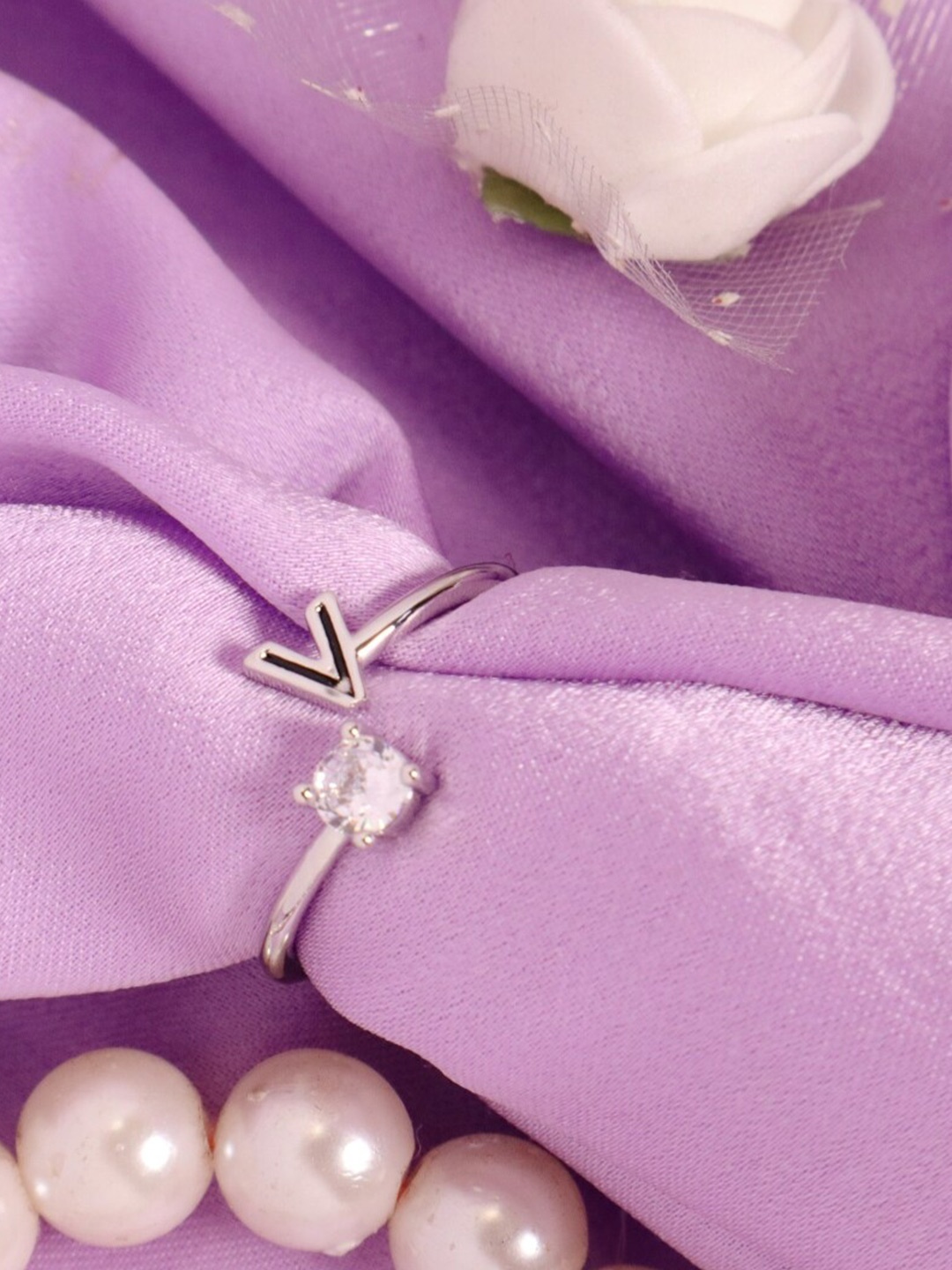 

SALTY V Charm Crystal Finger Ring, Silver