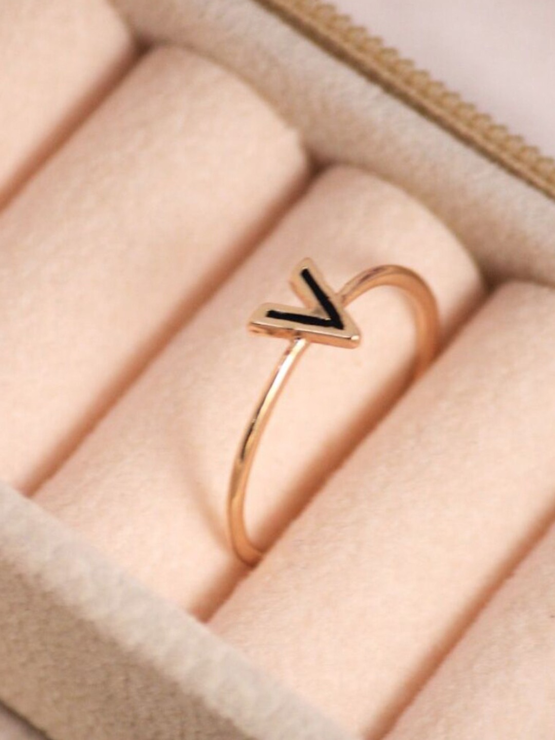 

SALTY Number 5 Charm Detail Finger Ring, Gold