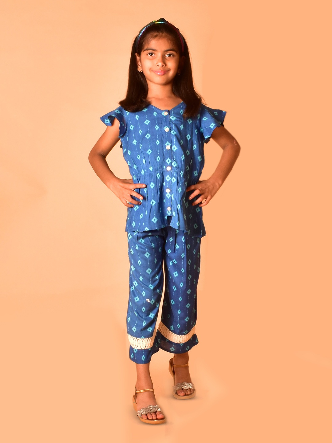 

BAESD Girls Geometric Printed Regular Kurti with Trousers, Blue