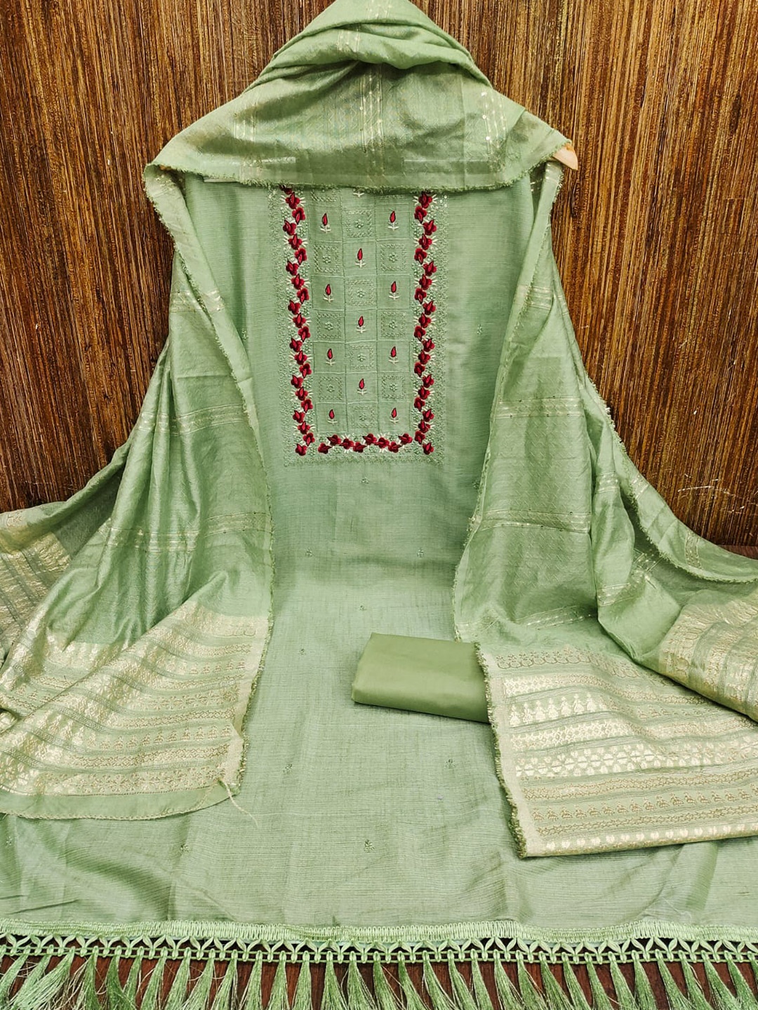 

ZEEPKART Floral Embroidered Unstitched Dress Material, Green