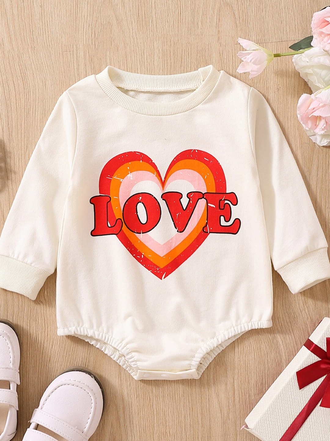 

StyleCast Girls White Graphic Printed Bodysuit