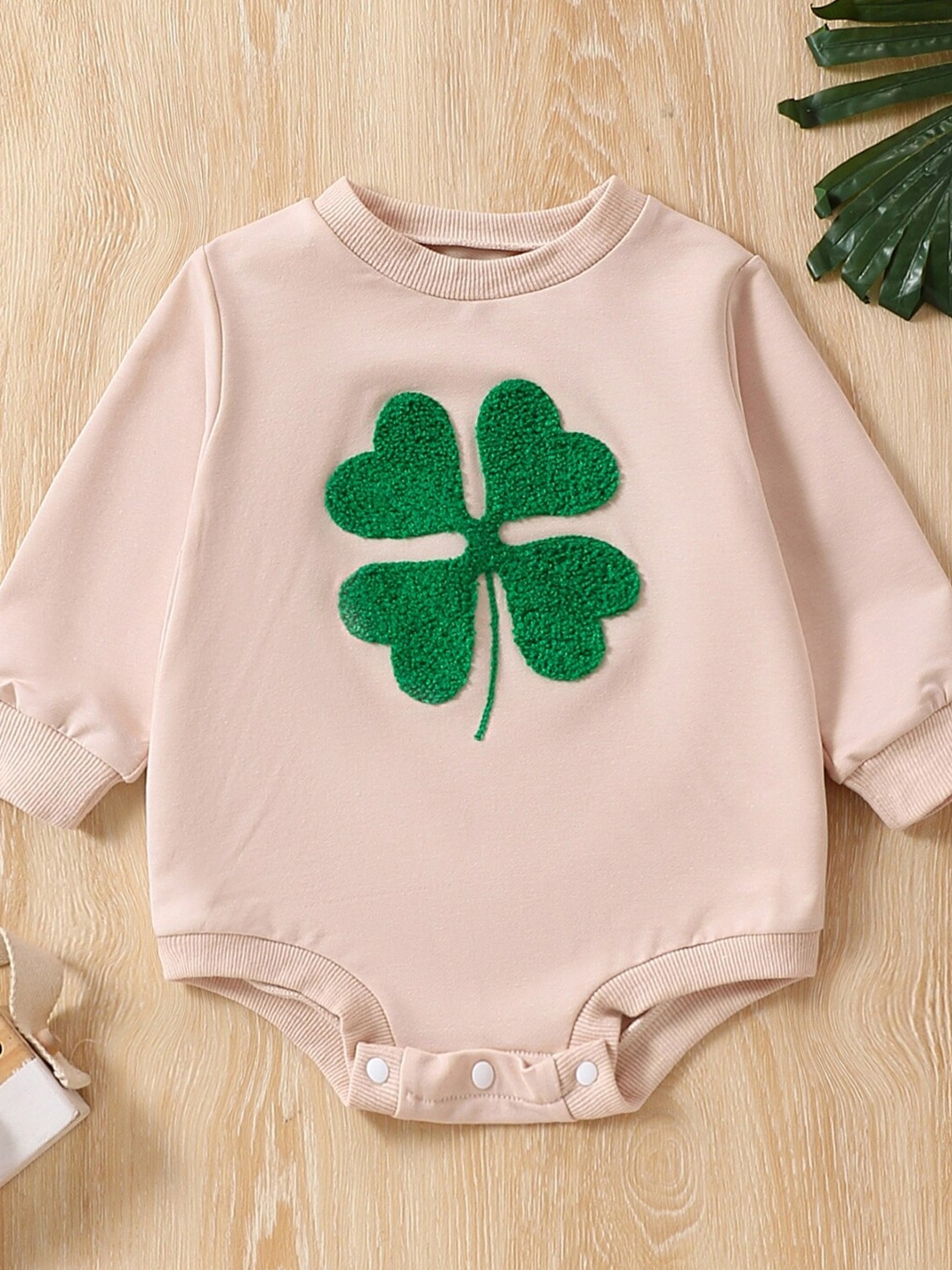 

StyleCast Infant Girls Embroidered Long Sleeves Bodysuit, Pink