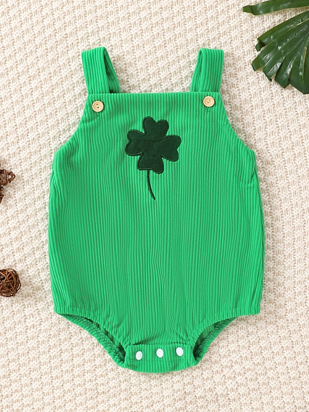 

StyleCast Infant Girls Green Shoulder Straps Bodysuit