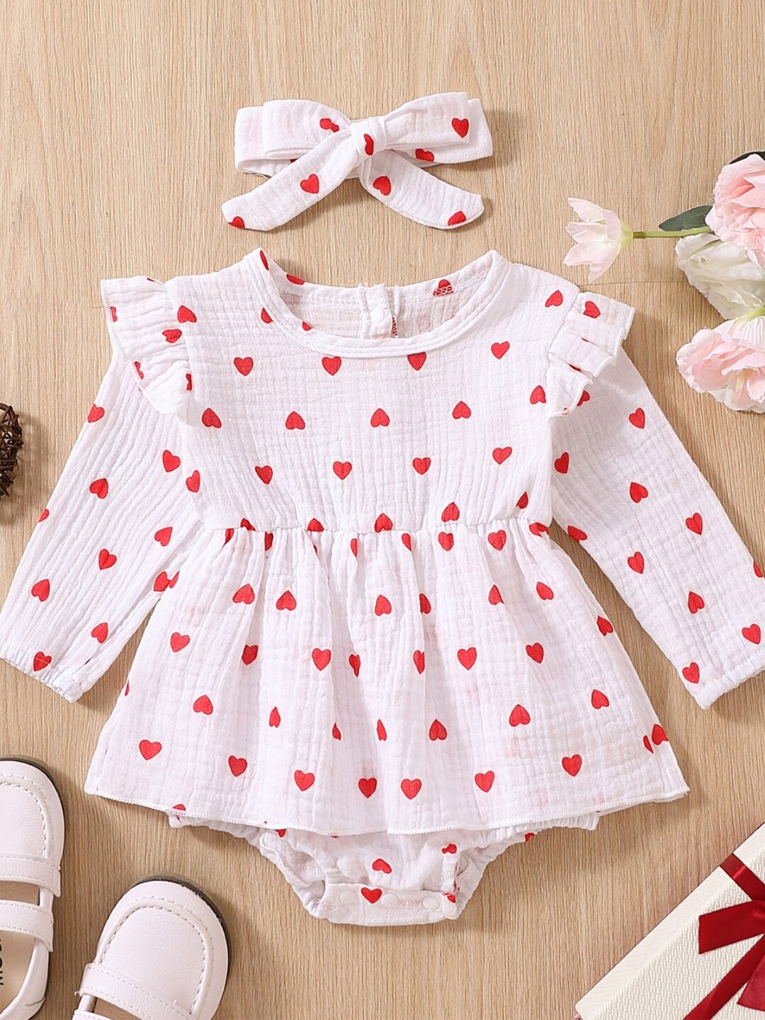 

StyleCast Infant Girls Printed Long Sleeves Bodysuit, White