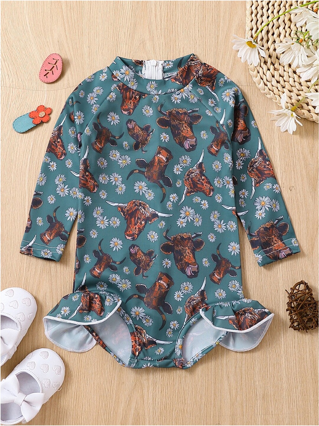 

StyleCast Girls Green Printed Bodysuit