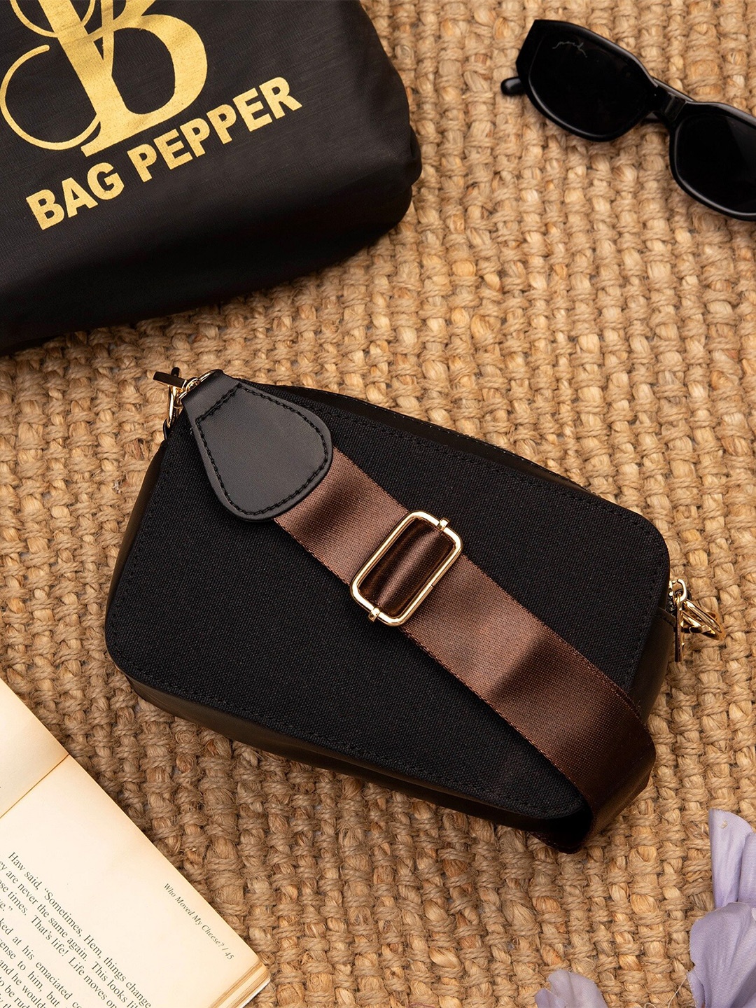 

Bag Pepper Structured Sling Bag, Black