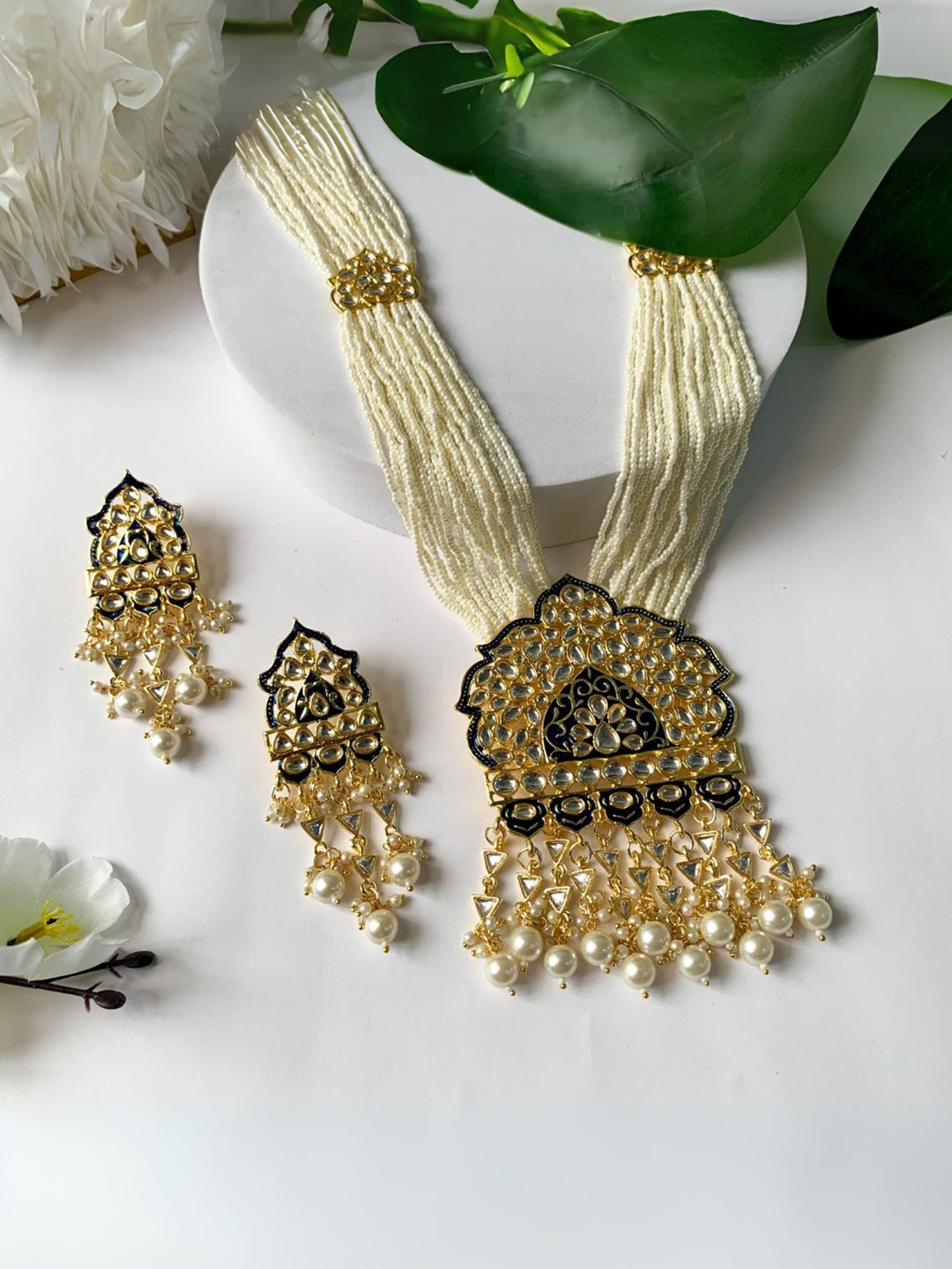 

I Jewels Gold-Plated Stone-Studded & Beaded Necklace & Earrings