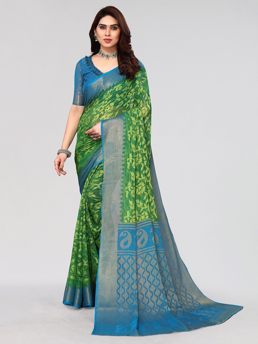 

Vivostav Designer Floral Printed Saree, Green