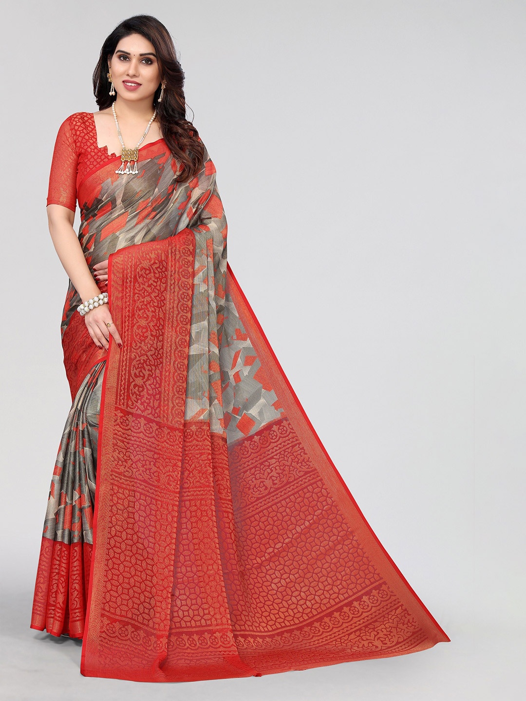 

Vivostav Designer Geometric Printed Pure Chiffon Saree, Red