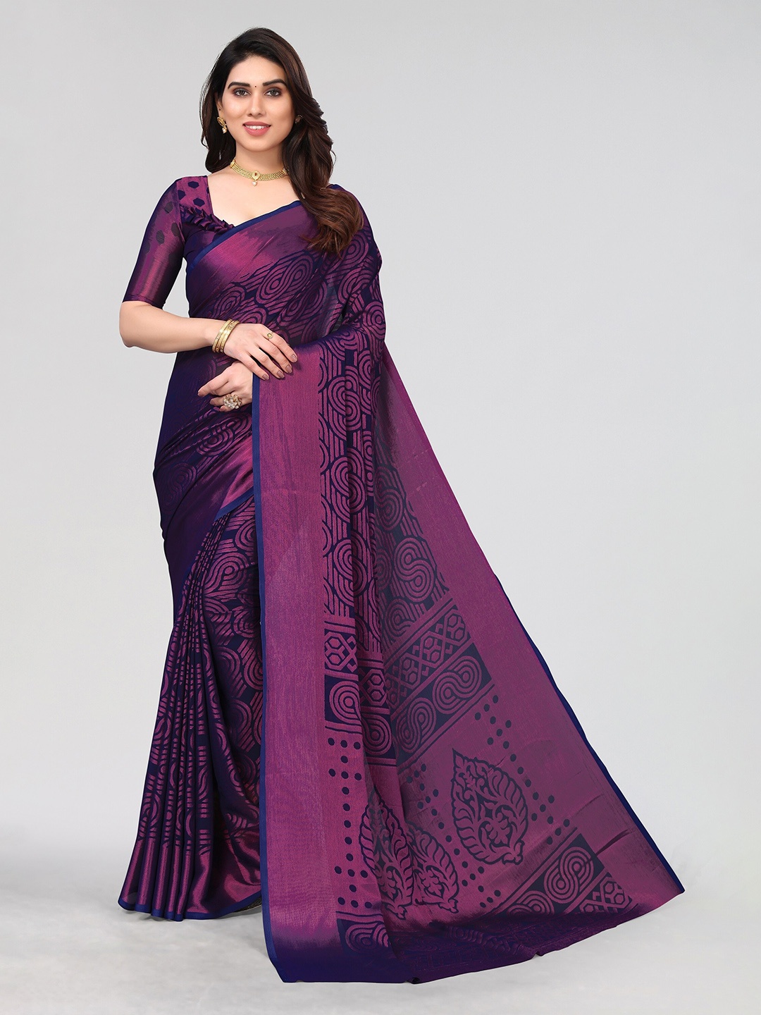 

Vivostav Designer Geometric Printed Saree, Navy blue