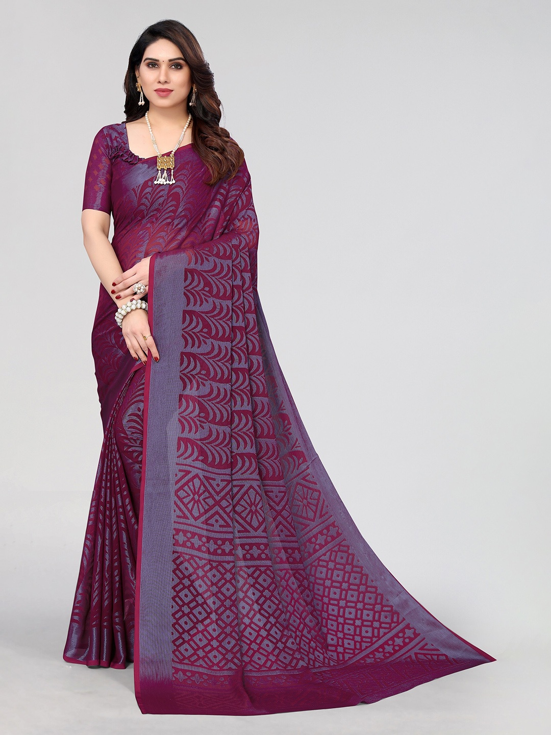 

Vivostav Designer Geometric Printed Saree, Magenta