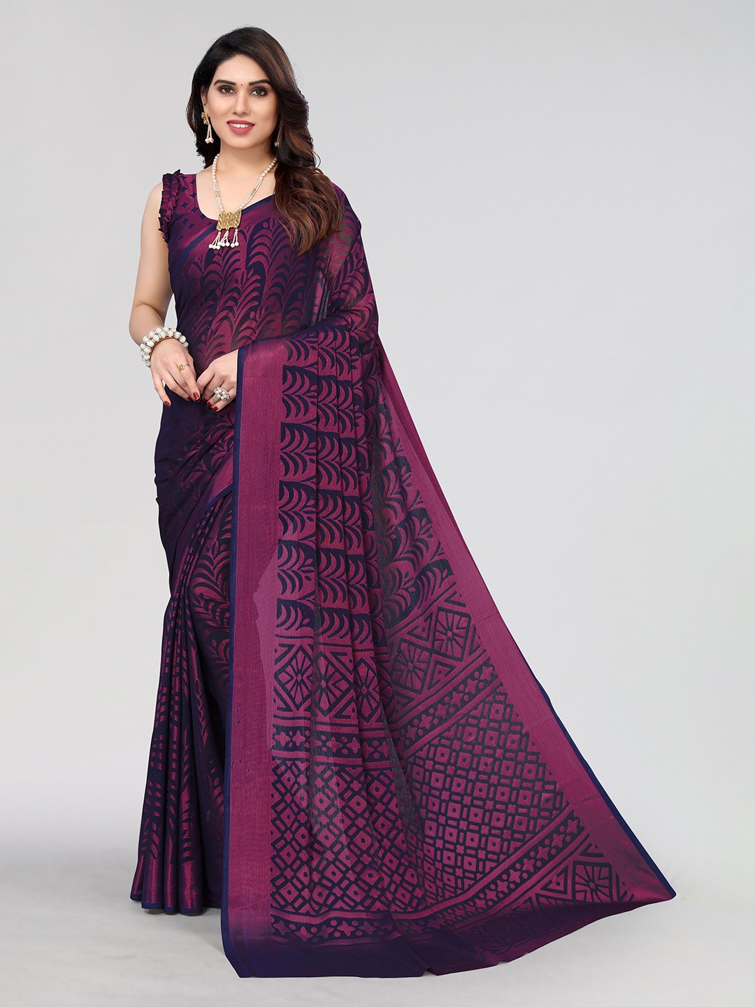 

Vivostav Designer Ethnic Motifs Printed Pure Chiffon Saree, Navy blue