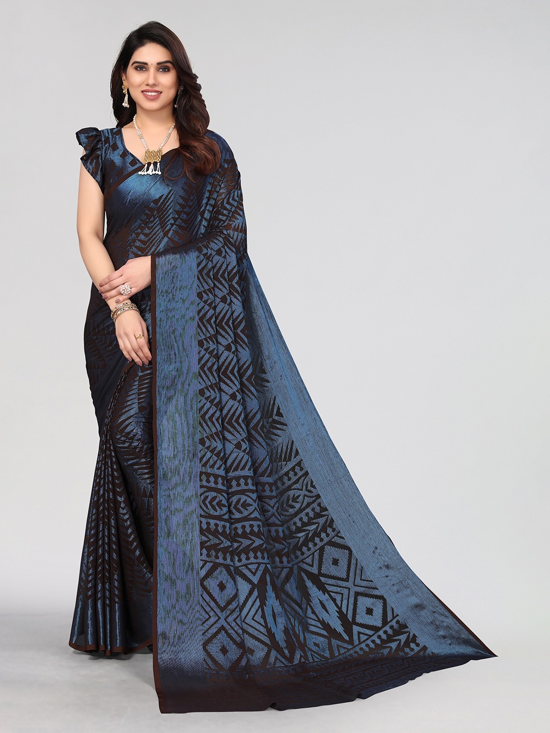 

Vivostav Designer Pure Chiffon Saree, Black