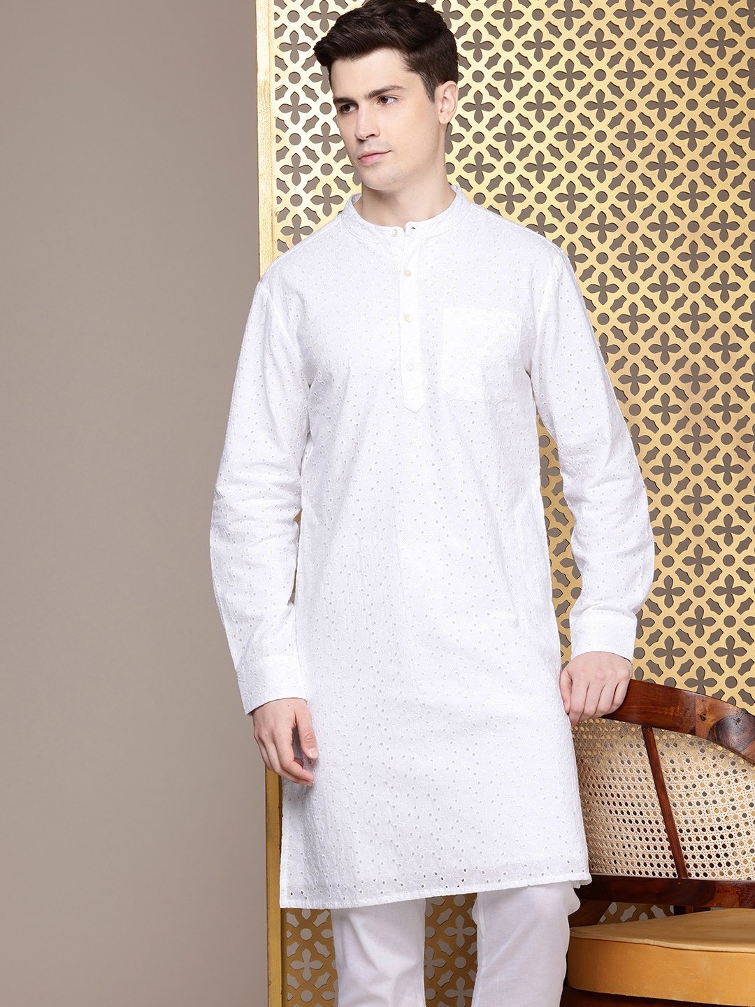 

House of Pataudi Men Embroidered Jashn Pure Cotton Kurta with Churidar, White