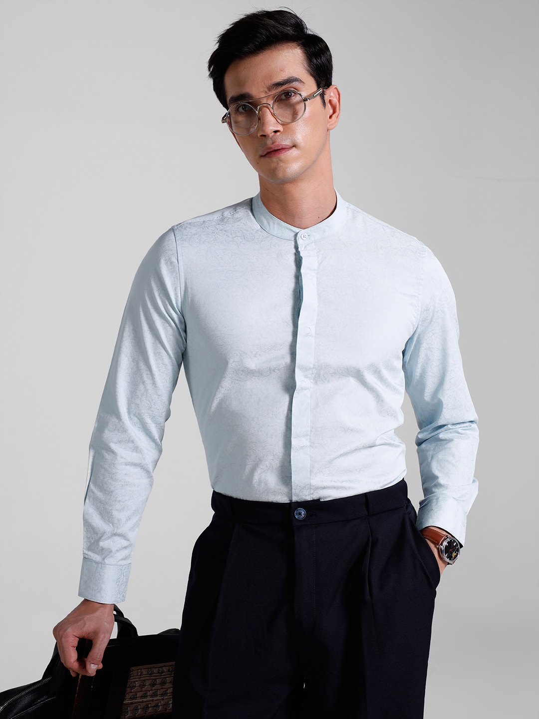 

INVICTUS Slim Fit Ethnic Motifs Printed Pure Cotton Semiformal Shirt, Blue