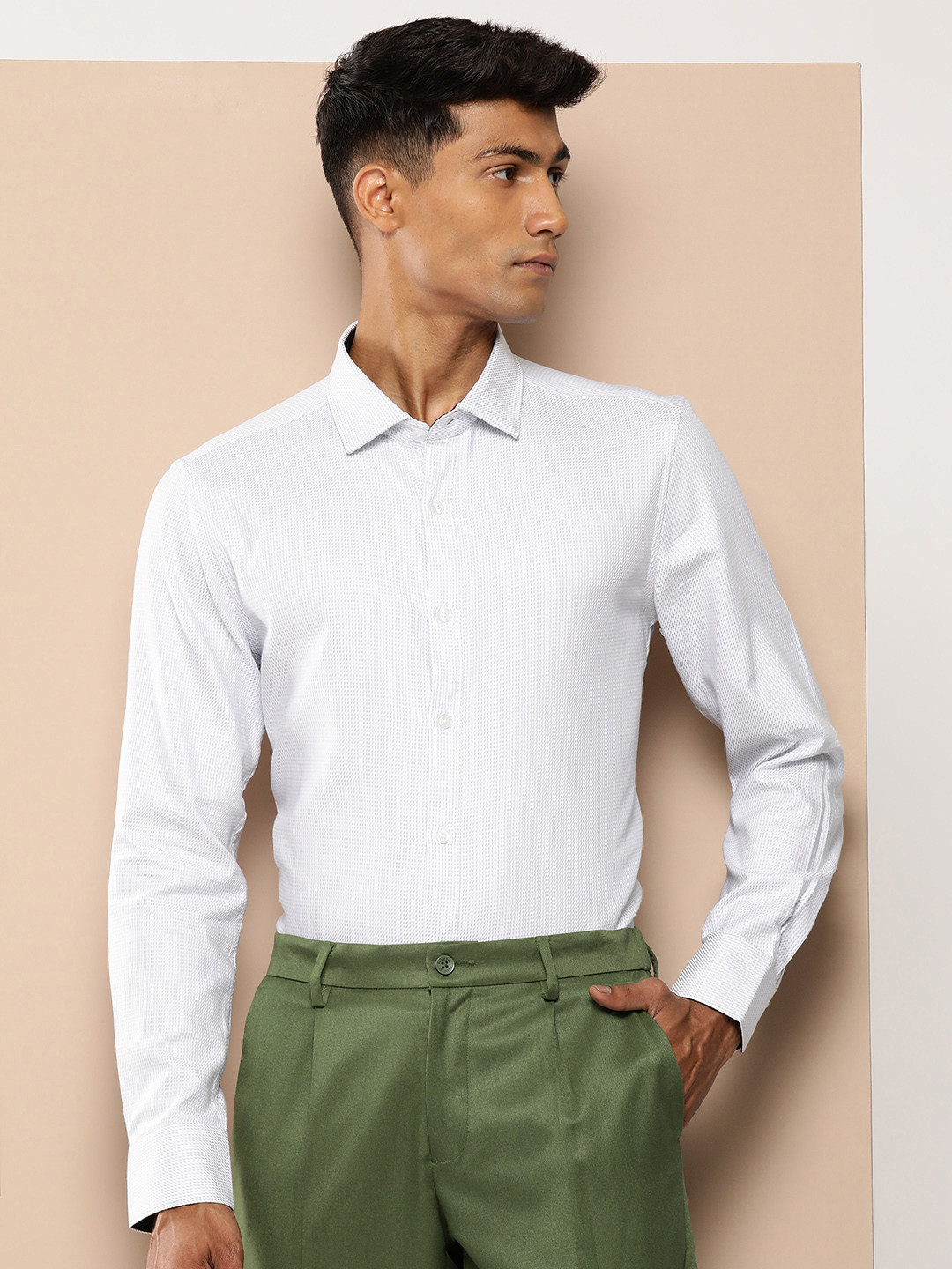 

INVICTUS Pure Cotton Self-Design Slim Fit Smart Casual Shirt, White