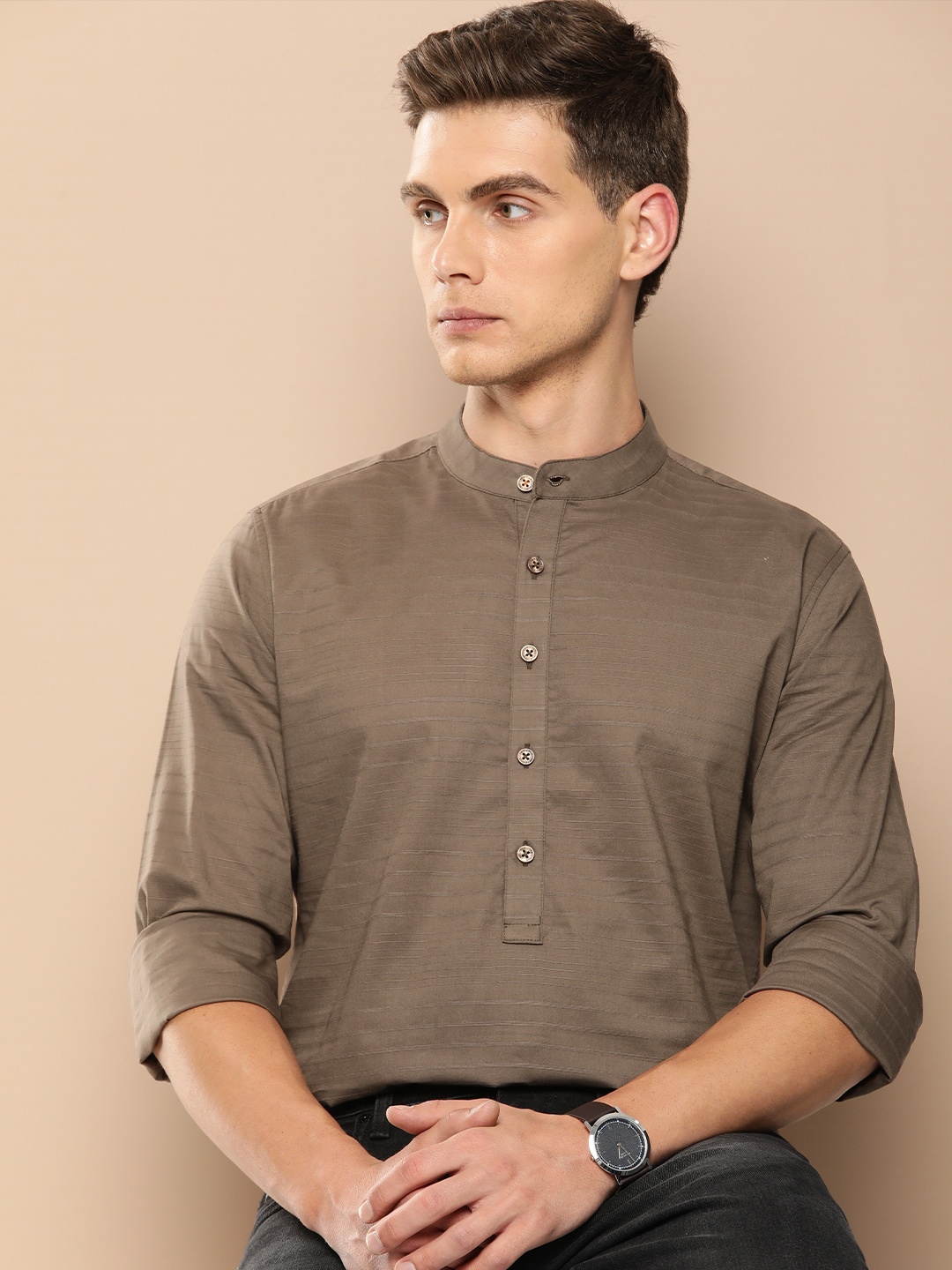 

INVICTUS Pure Cotton Self Design Slim Fit Textured Iron free Casual Shirt, Grey
