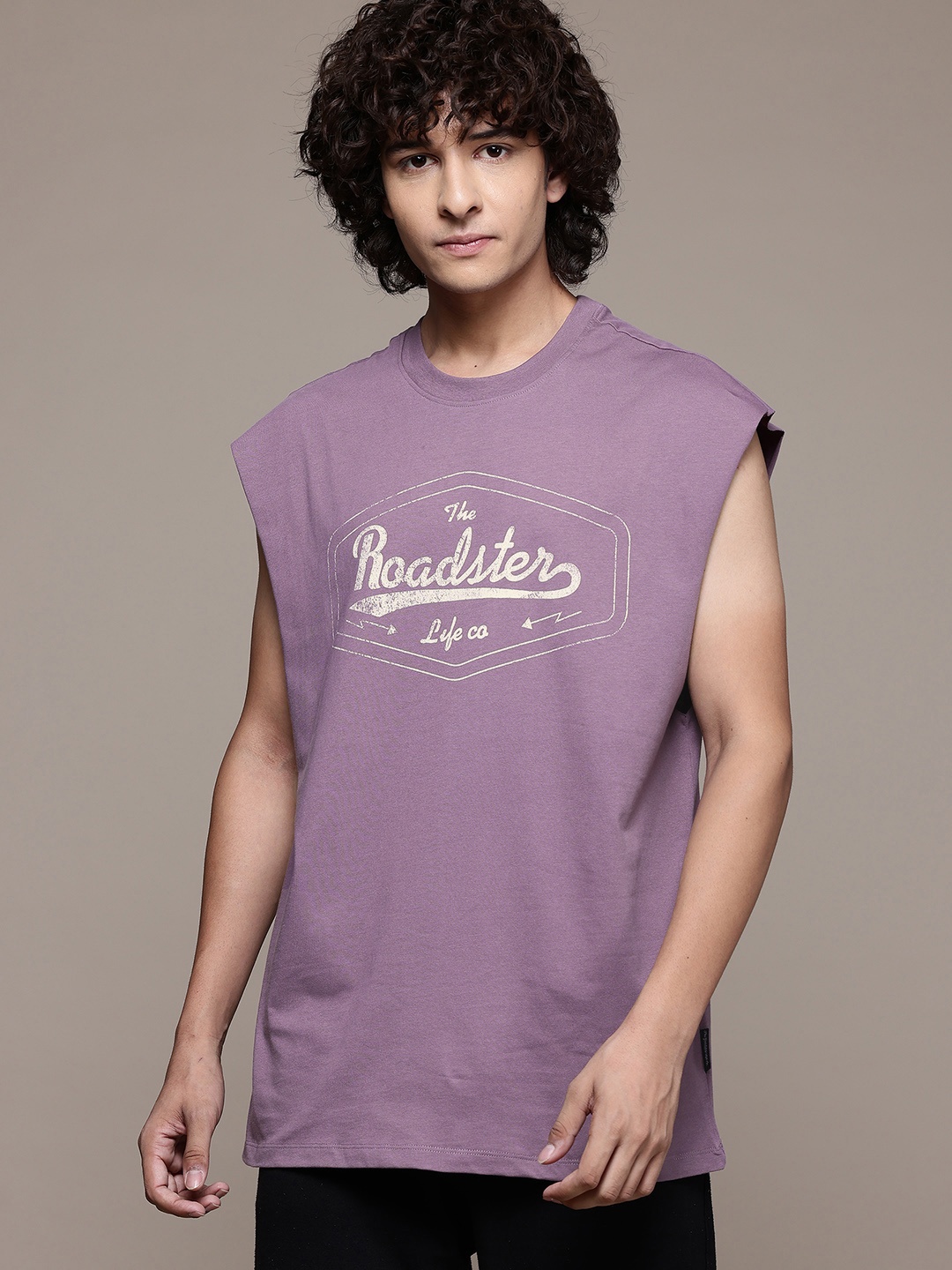 

The Roadster Lifestyle Co. Brand Logo Printed Pure Cotton Raw Edge T-shirt, Mauve
