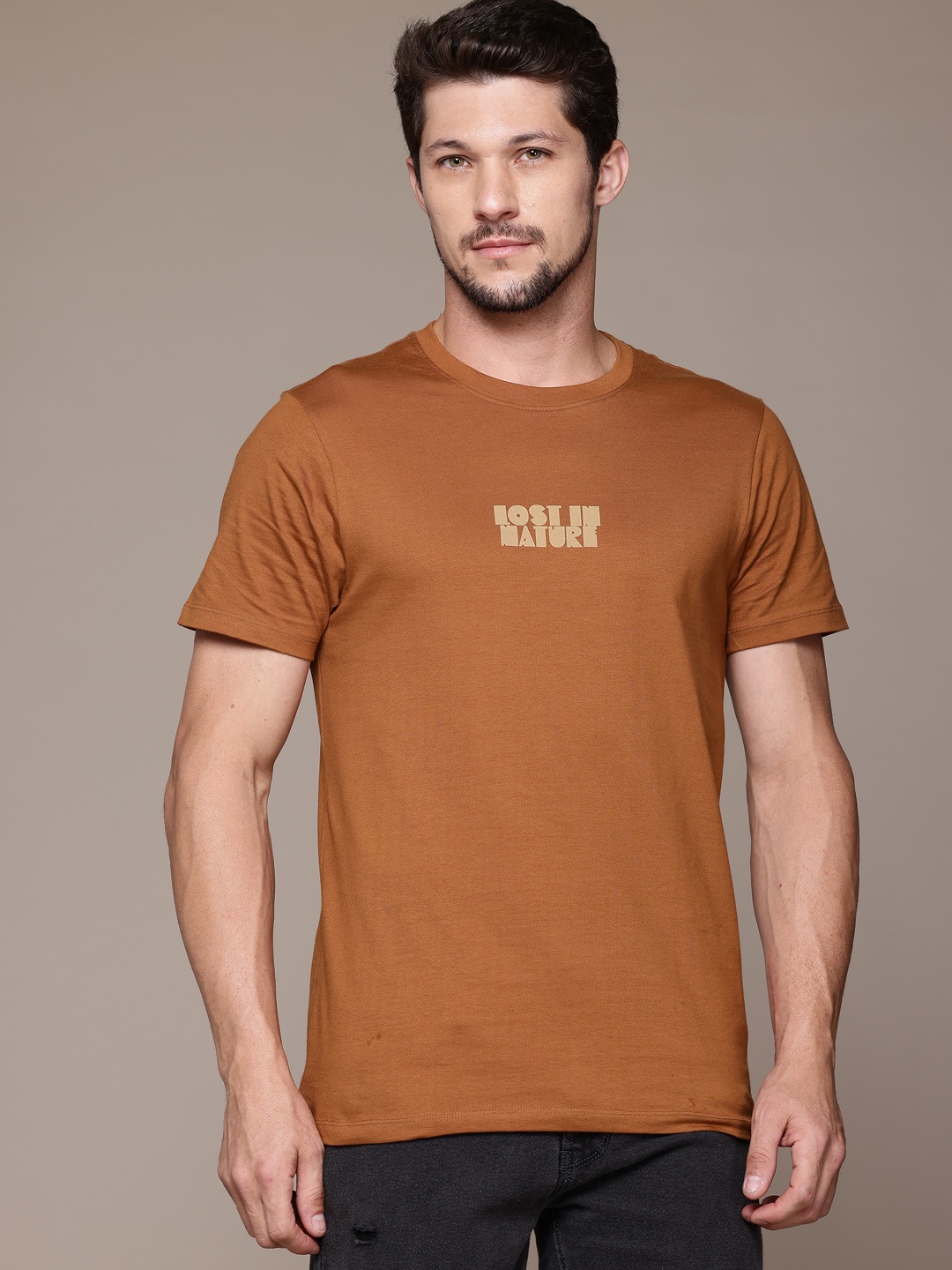 

The Roadster Lifestyle Co. Men Printed Pure Cotton T-shirt, Brown