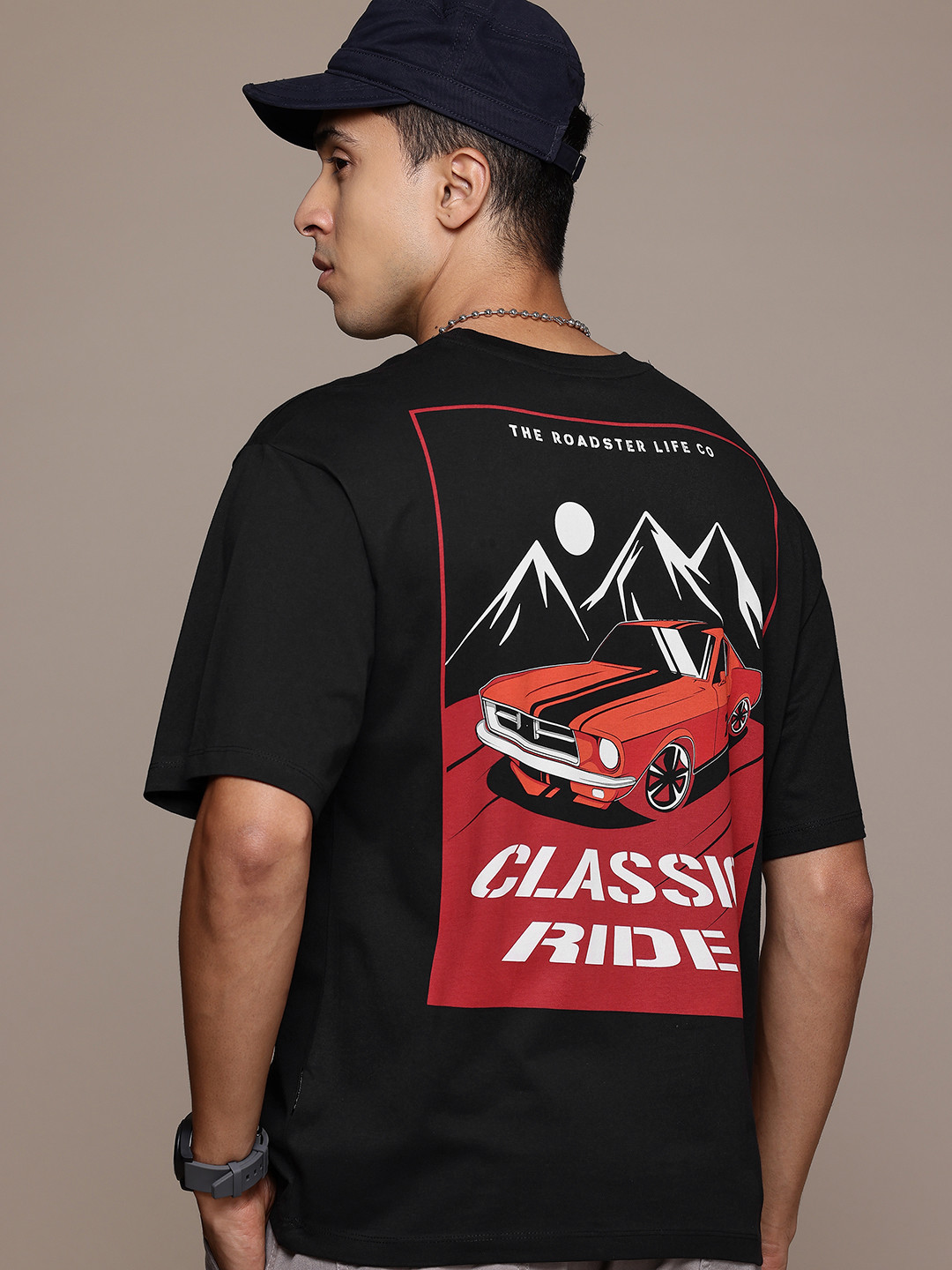 

The Roadster Lifestyle Co. Men Printed Pure Cotton Relaxed Fit T-shirt, Black