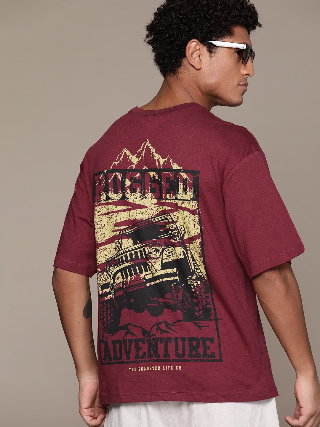 

The Roadster Lifestyle Co. Graphic Printed Pure Cotton T-shirt, Maroon