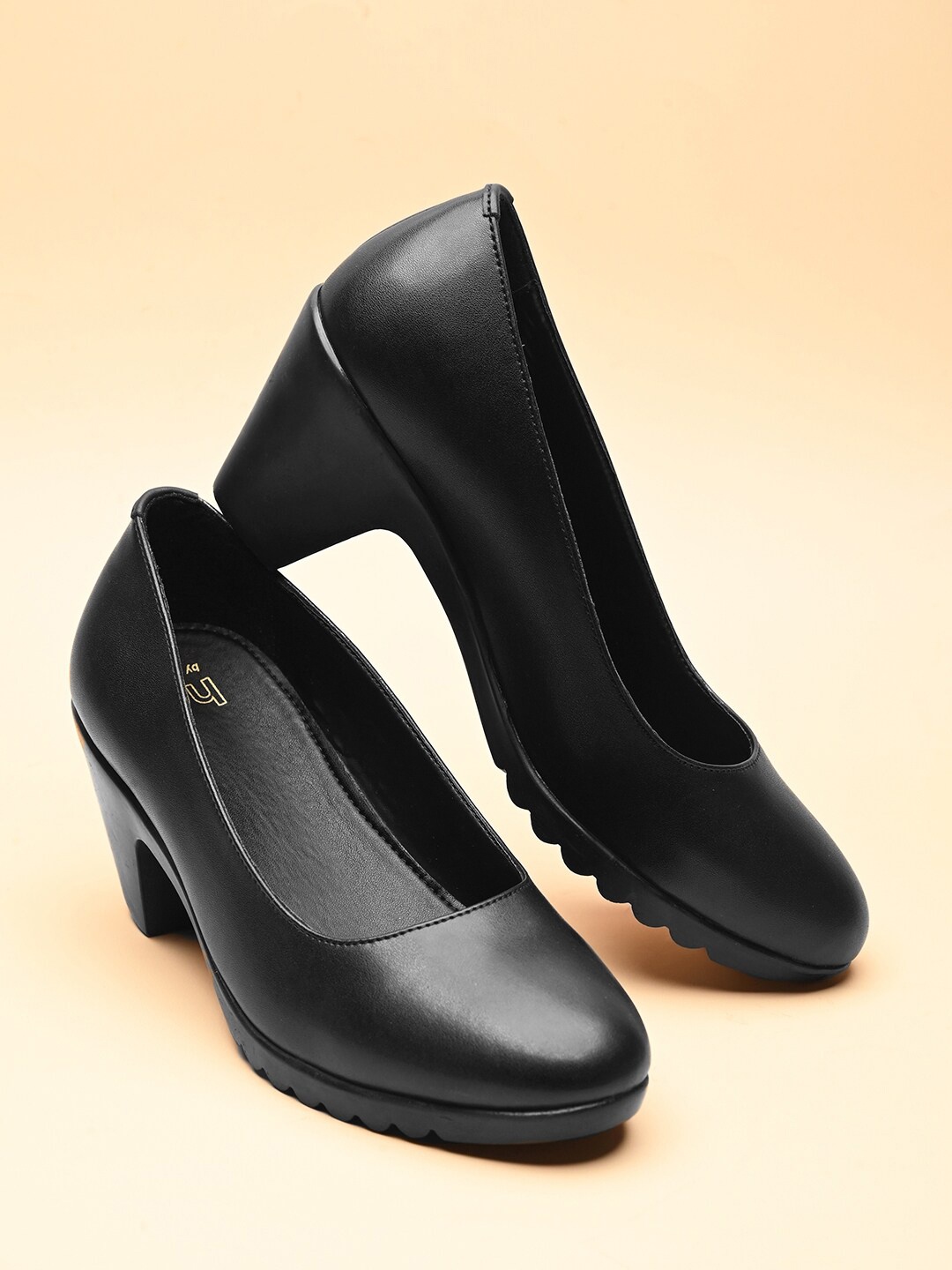 

her by invictus Round Toe Block Pumps, Black