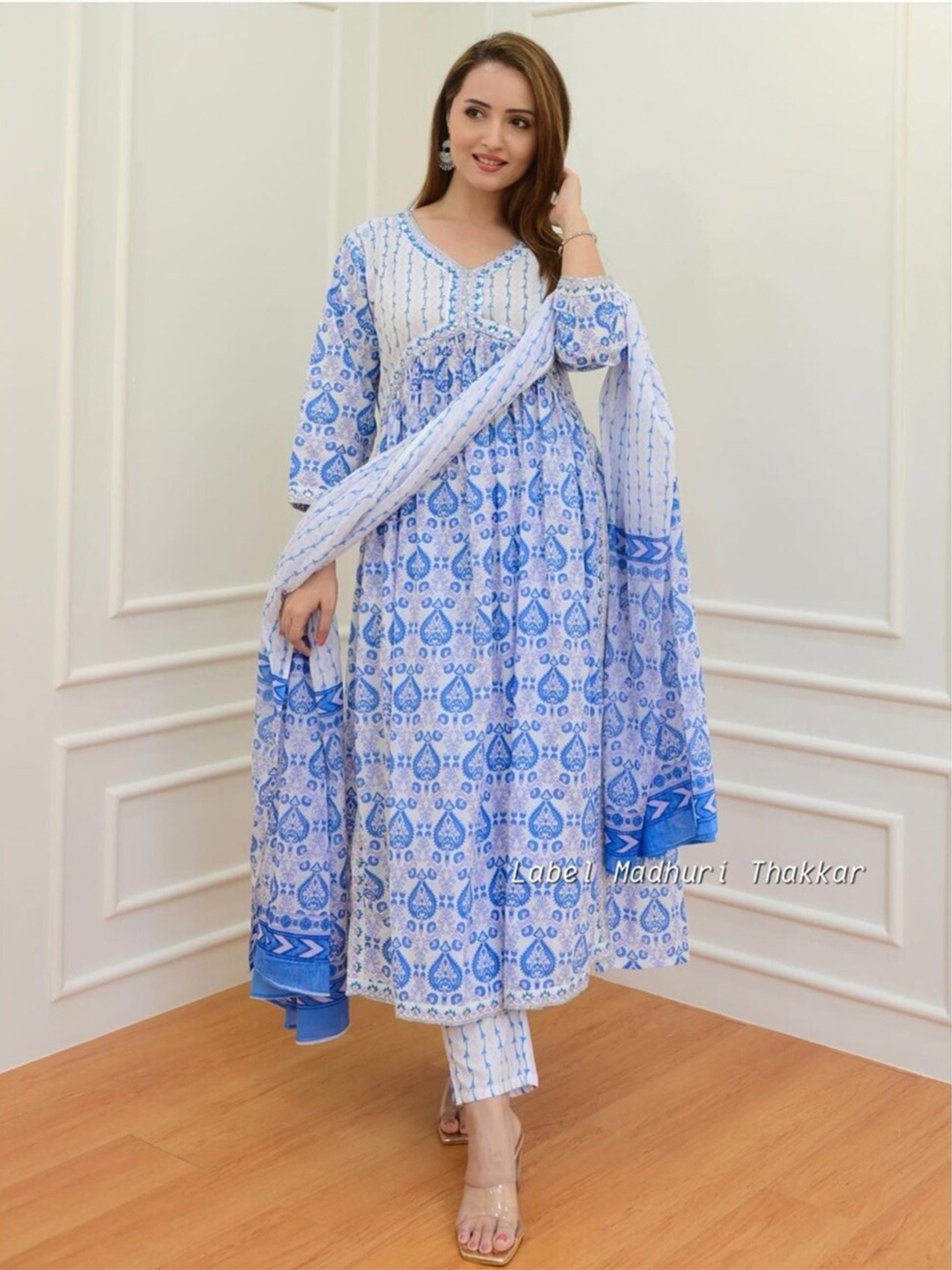 

KALINI Women Floral Printed Calf Length Anarkali V-Neck Pure Cotton Kurta Set, Blue