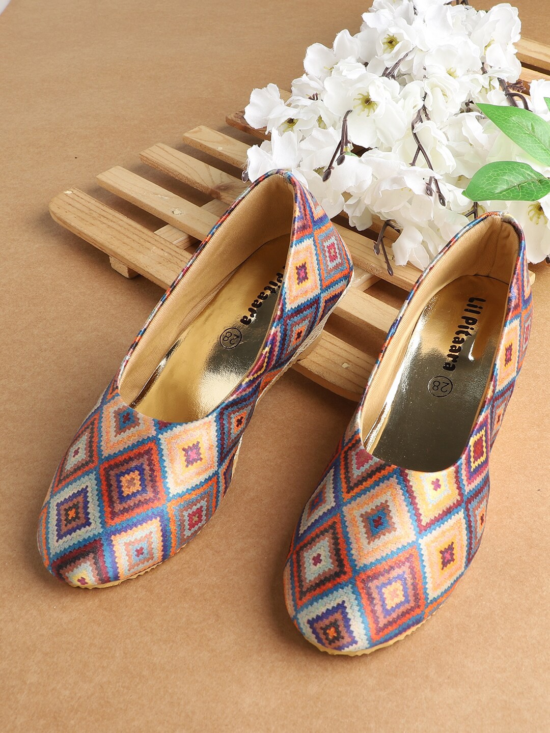 

LIL PITAARA Girls Printed Round Toe Ballerinas, Beige