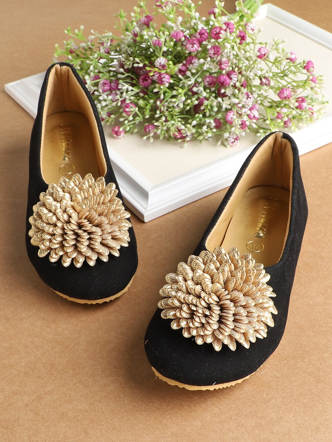

LIL PITAARA Girls Embellished Detail Ballerinas Flats, Black