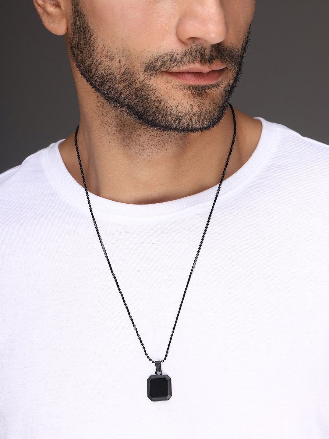 

Bold By Priyaasi Square Pendant With Chain, Black
