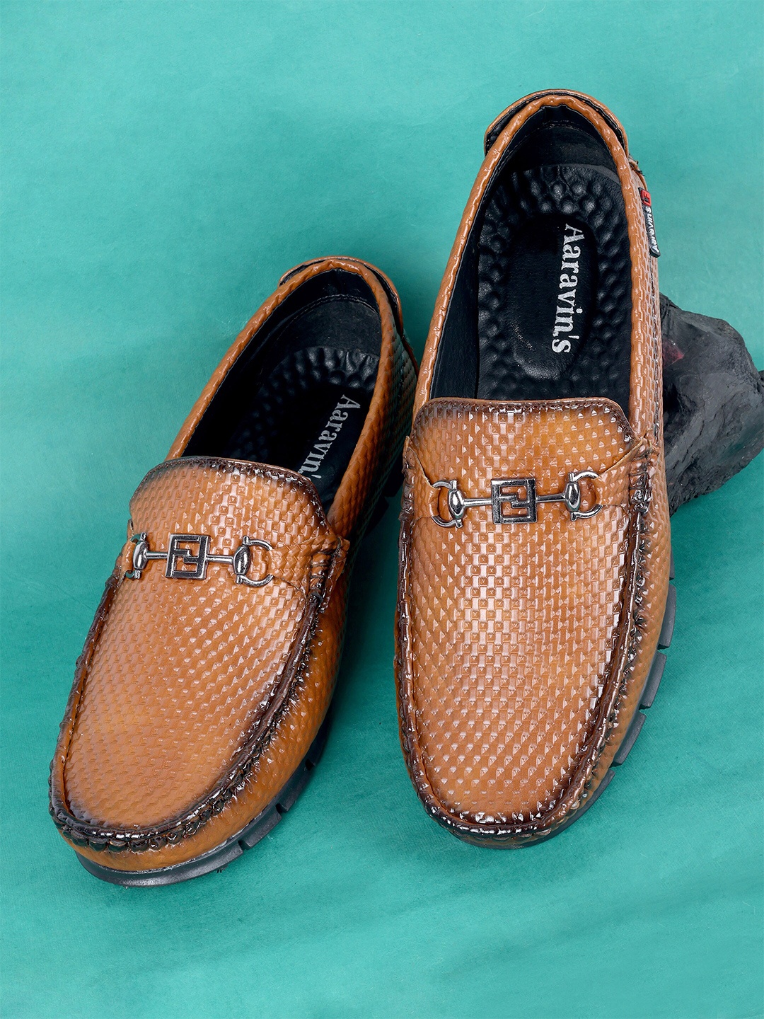 

AARAVIN'S Men Textured Loafers, Tan
