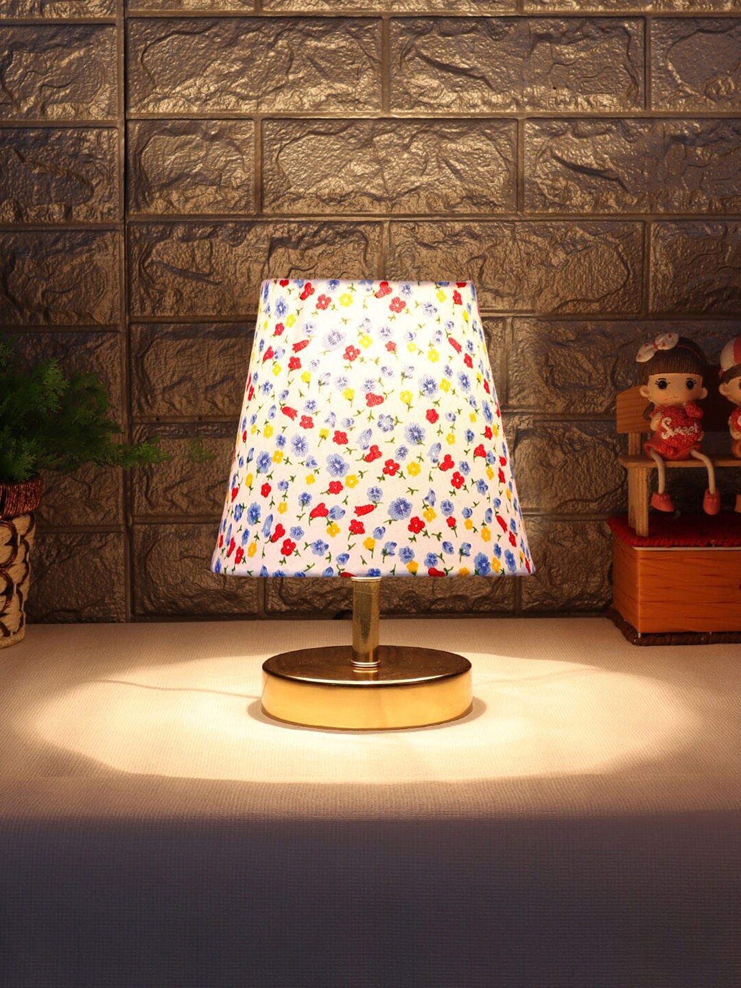 

Devansh White & Red Metal Frustum Table Lamp