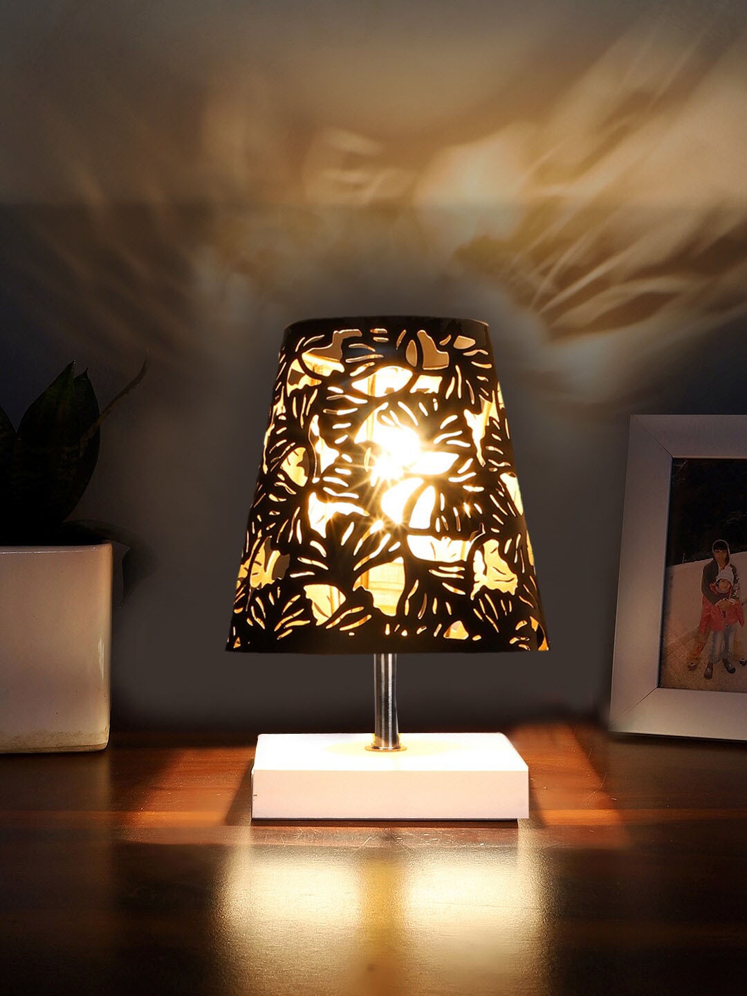 

Devansh Black Textured Table Lamp
