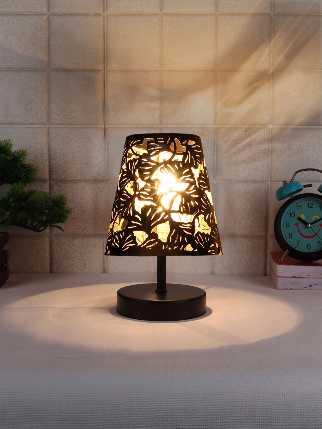 

Devansh Black Textured Table Lamp