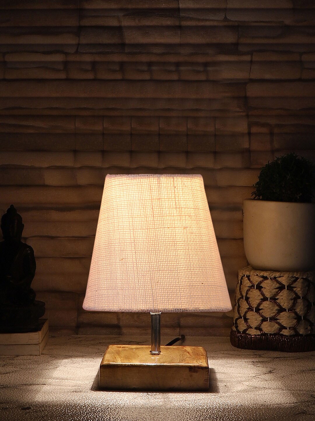 

Devansh White Textured Table Lamp