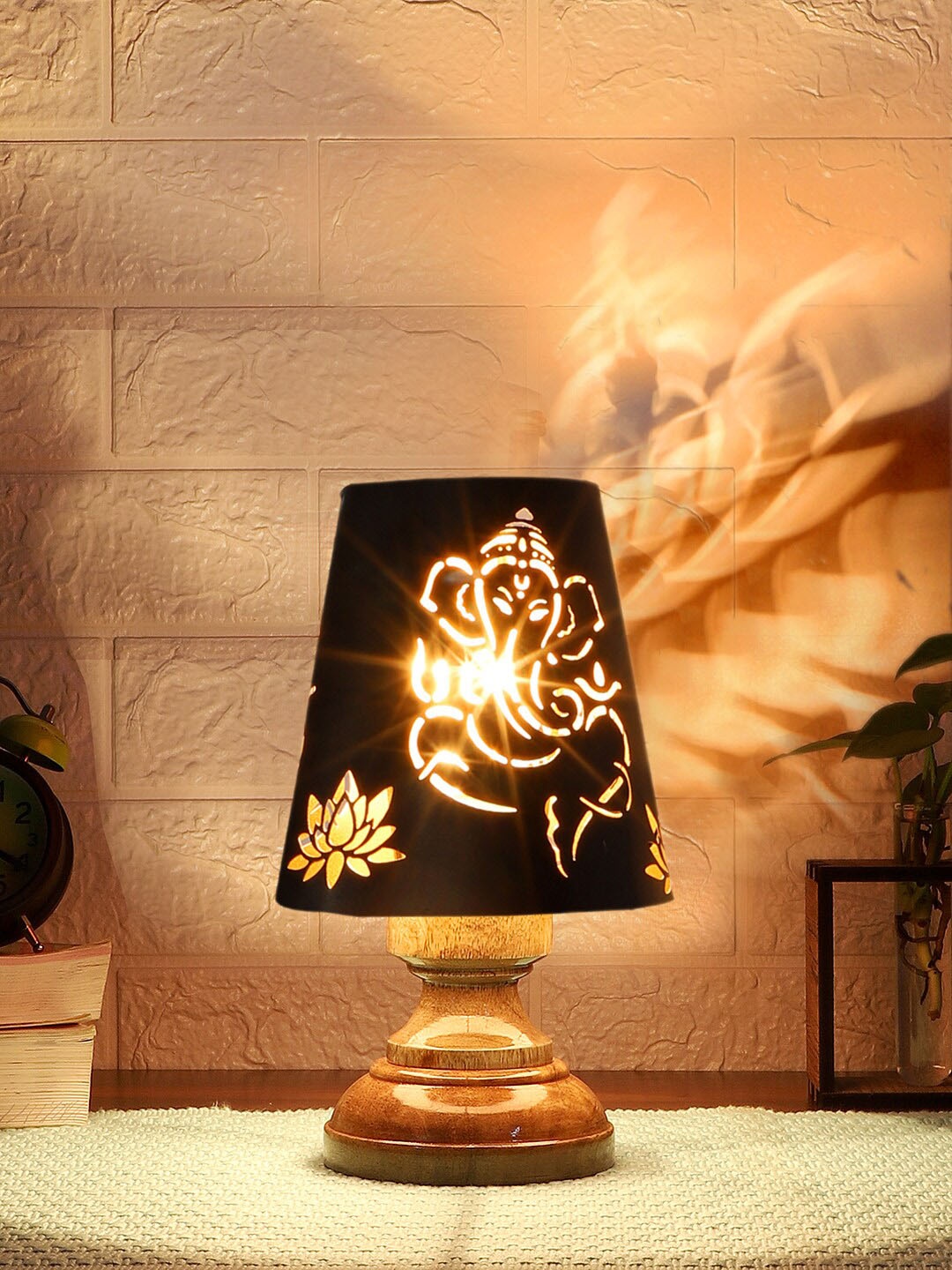 

Devansh Black Textured Table Lamp