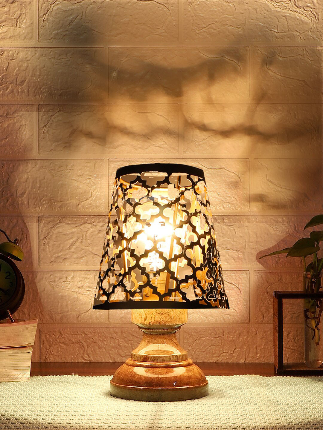 

Devansh Black Textured Table Lamp