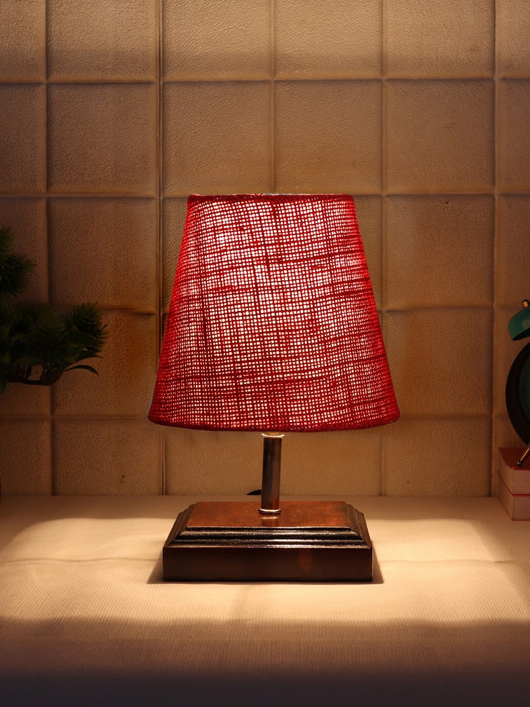 

Devansh Maroon & Brown Wooden Contemporary Table Lamp