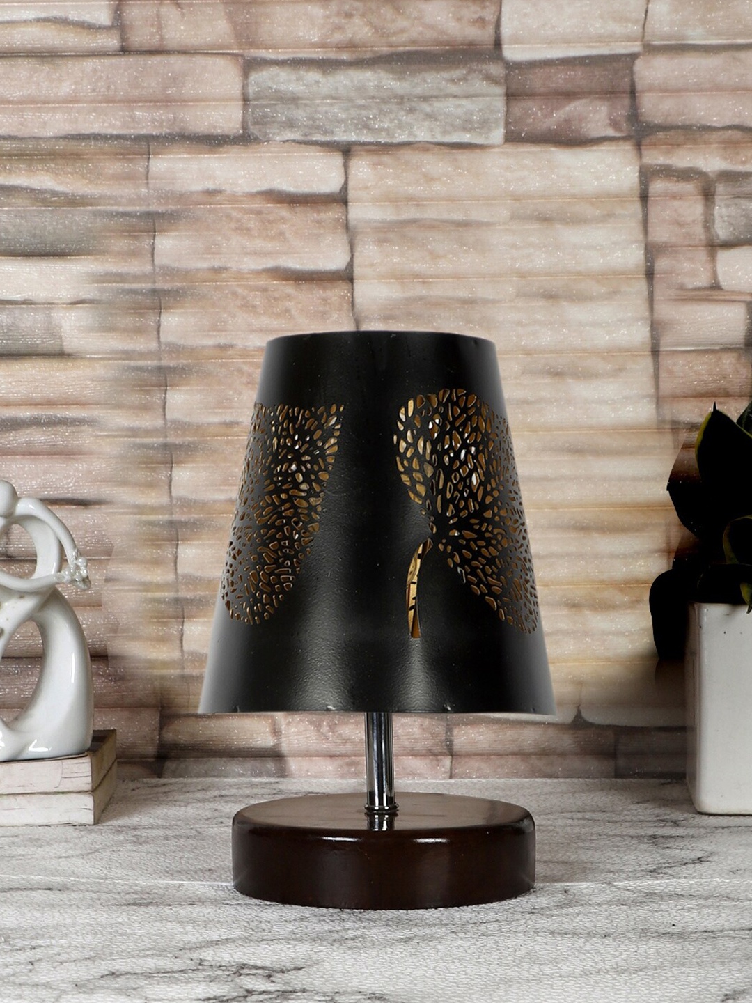 

Devansh Black & Brown Wooden Printed Contemporary Table Lamp
